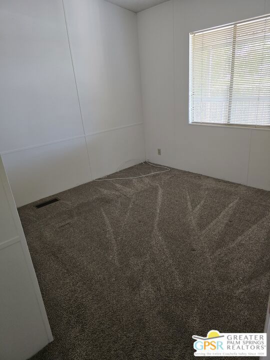https://media.crmls.org/mediaz/0264b00f-8c92-4494-aa9c-06db9bc4f739.jpg?preset=X-Large