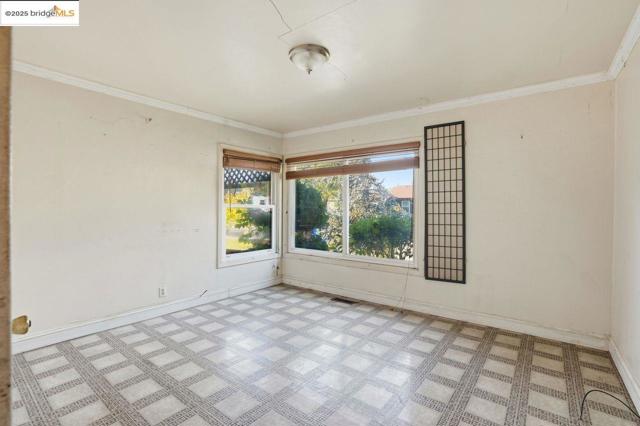 4116 Kentwood Ct, Oakland CA: https://media.crmls.org/mediaz/02650eb3-f9d0-410e-adb2-907acf3f4558.jpg