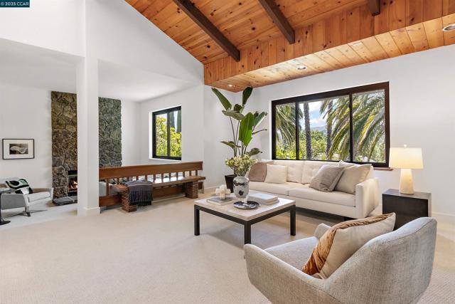 220 Devonshire Ct, Pleasant Hill CA: https://media.crmls.org/mediaz/02651ae8-fcf3-46dd-b031-2bbed7a95fbb.jpg