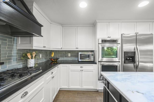 105 Creighton Way, Danville CA: https://media.crmls.org/mediaz/02657943-99dd-4f34-b01e-aedaaf12159c.jpg