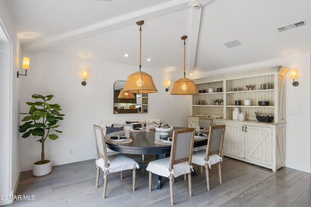 6972 Grasswood Avenue, Malibu CA: https://media.crmls.org/mediaz/02659600-361e-4019-9c5d-30f8ab5667d4.jpg