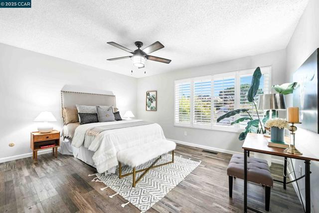 4417 Sunlight Ct, Concord CA: https://media.crmls.org/mediaz/0266fa54-4c43-4c8e-9269-1fd235e834e6.jpg