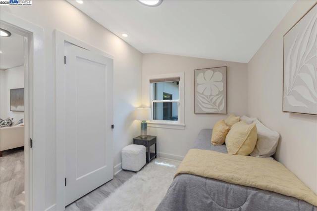 405 Kingsley Ave, Palo Alto CA: https://media.crmls.org/mediaz/02671a73-36c4-4e1f-a681-7cc5852ae2c3.jpg