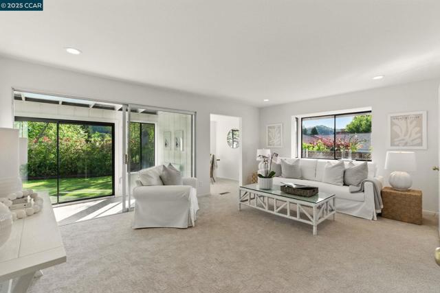 154 Selborne Way, Moraga CA: https://media.crmls.org/mediaz/0268b990-3851-4773-8d2e-535fad4dbd87.jpg