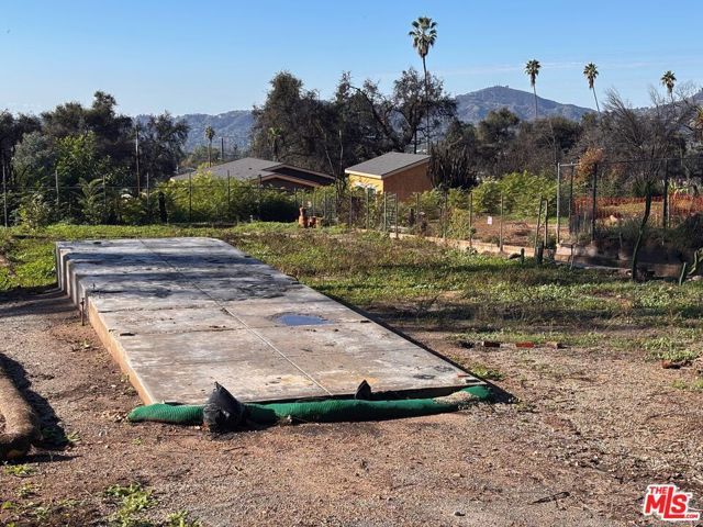 408 Wistaria Place, Altadena CA: https://media.crmls.org/mediaz/0268fd58-4f2d-4025-9a42-bacd44e1134f.jpg