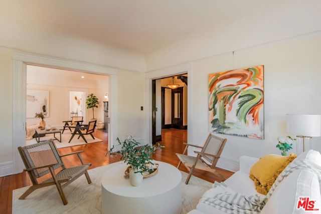 2057 S Oxford Avenue, Los Angeles CA: https://media.crmls.org/mediaz/02695b52-bf84-4bc4-99dc-72f397c605d3.jpg