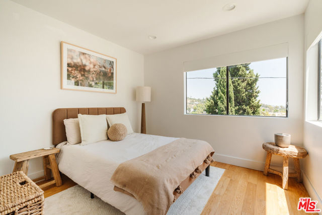 2261 Vasanta Way, Los Angeles CA: https://media.crmls.org/mediaz/02696922-effd-46ef-90d6-6f72a9522929.jpg