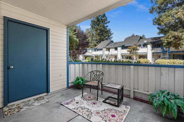 208 Sequim, Fremont CA: https://media.crmls.org/mediaz/0269a5e9-b8a1-4163-8153-7d93559fc9f3.jpg