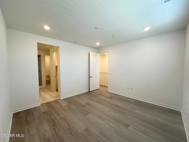 10726 Telegraph Road, Ventura CA: https://media.crmls.org/mediaz/0269c6bf-80e0-438f-be5a-8e41b7c08bdb.jpg