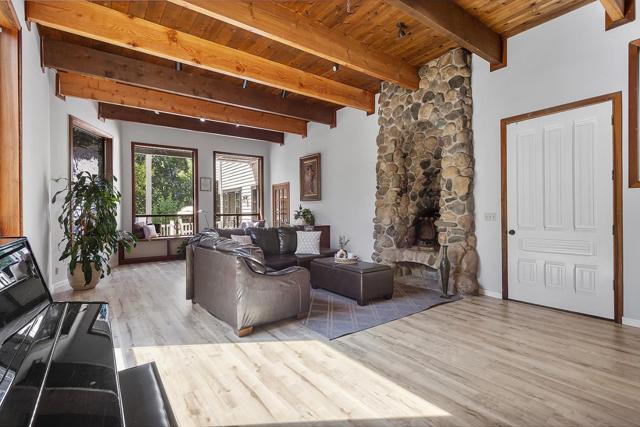 14275 Saratoga Avenue, Saratoga CA: https://media.crmls.org/mediaz/026a1e97-7214-42e1-8be6-0fbe1648c320.jpg