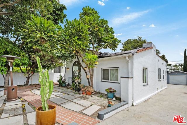 2736 S Cloverdale Avenue, Los Angeles CA: https://media.crmls.org/mediaz/026a83e8-8949-4612-9b6b-21a687f8822b.jpg