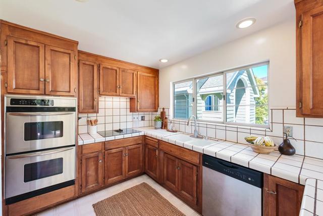 918 3rd Street, Santa Cruz CA: https://media.crmls.org/mediaz/026b0962-78be-4853-b4e3-75f6c56ab71f.jpg