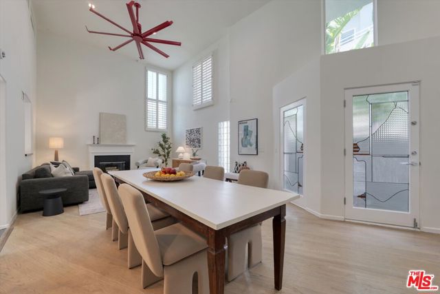 833 17th Street, Santa Monica CA: https://media.crmls.org/mediaz/026b4563-c641-467a-a69f-05dff2b9570e.jpg