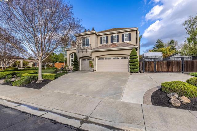 2522 Wood Hollow Dr, Livermore CA: https://media.crmls.org/mediaz/026b5834-e4d9-4e85-81c8-fecebc61acd3.jpg