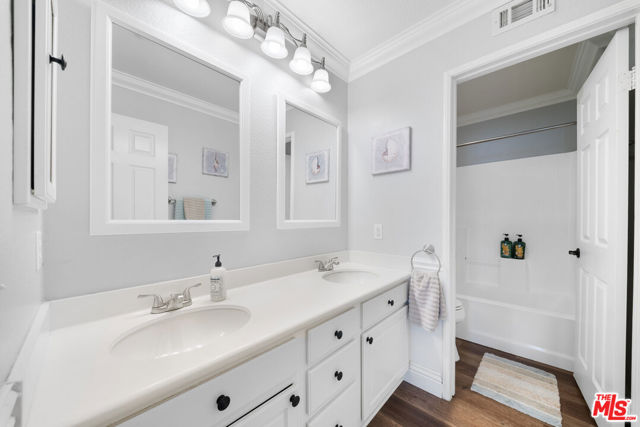 11501 Trailrun Court, Riverside CA: https://media.crmls.org/mediaz/026b8555-09d0-4cf2-bca1-97e8d5b6f2e0.jpg