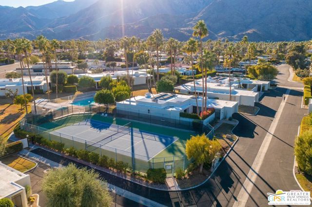 1445 Via Isla, Palm Springs CA: https://media.crmls.org/mediaz/026caeeb-9e94-4f1c-9984-69101e22ab91.jpg