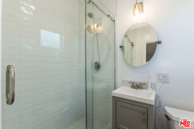 10315 Fairgrove Avenue, Tujunga CA: https://media.crmls.org/mediaz/026cda9f-e69a-4489-88ff-a37912e070fb.jpg