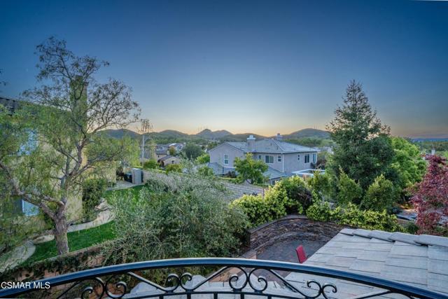 483 Via Merla, Newbury Park CA: https://media.crmls.org/mediaz/026cf363-b0a5-466e-b190-647ce726d29a.jpg