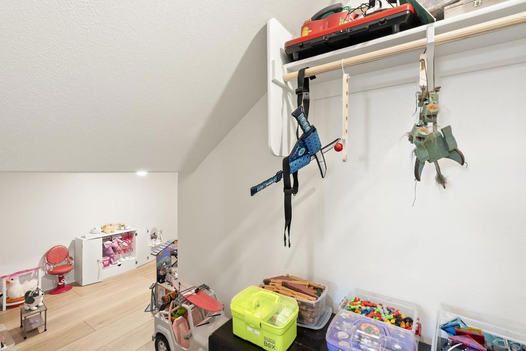 944 Lindbergh - photo 17