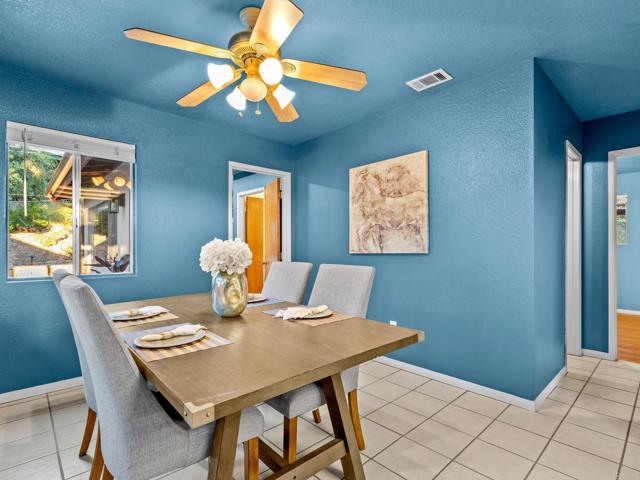 Detail Gallery Image 20 of 53 For 1130 Pebble Springs Ln, Escondido,  CA 92026 - 3 Beds | 2 Baths