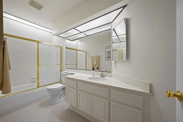9197 Buckwheat St, San Diego CA: https://media.crmls.org/mediaz/026f0a9c-df8e-462c-bdae-3ae3e872da77.jpg