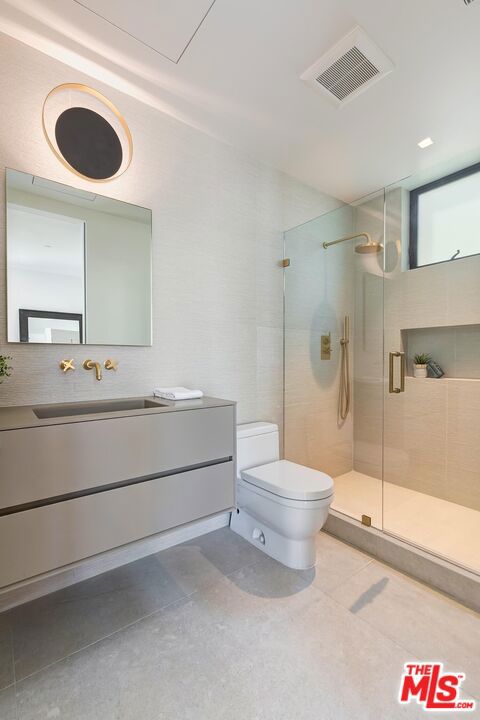 2831 Malcolm Avenue, Los Angeles CA: https://media.crmls.org/mediaz/026f94e7-668f-4d9f-8c6c-4049087e2aa3.jpg
