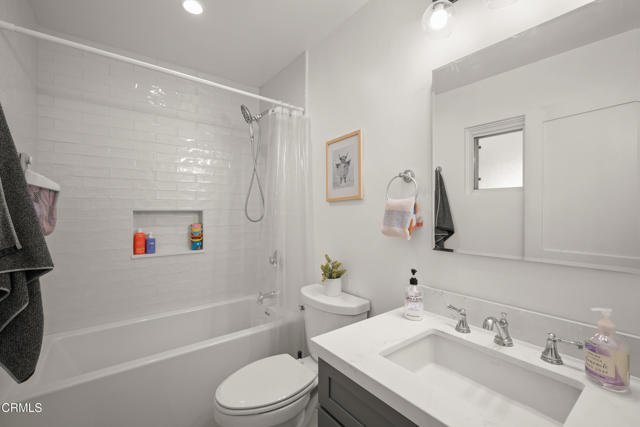 1110 Coronet Avenue, Pasadena CA: https://media.crmls.org/mediaz/026f9cf2-4a0e-4a66-a896-4840b7622a36.jpg