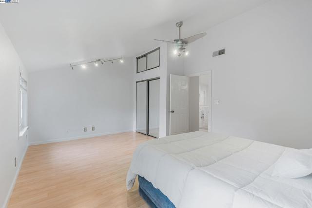 208 Siskiyou Ct, Walnut Creek CA: https://media.crmls.org/mediaz/026fb232-560a-4365-a3e7-c8085bd9ffb0.jpg