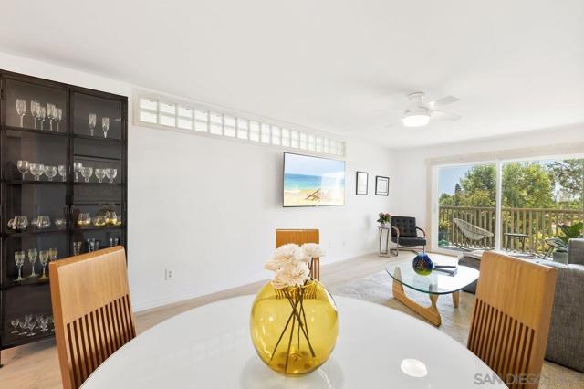902 Caminito Madrigal, Carlsbad CA: https://media.crmls.org/mediaz/027117c7-e056-4701-879d-a0278554627b.jpg
