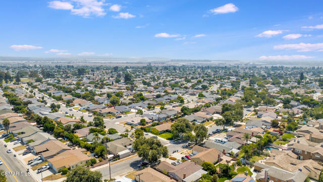 624 Montgomery Avenue, Ventura CA: https://media.crmls.org/mediaz/02718139-044f-4c10-bfd5-3b196c1fc4b7.jpg