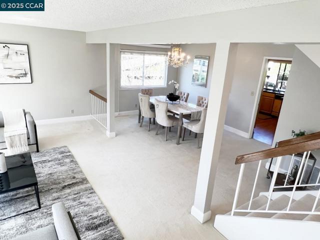 109 Scotts Chute Ct, Richmond CA: https://media.crmls.org/mediaz/0271813a-174c-4eb0-961d-ae837ea0fd9f.jpg