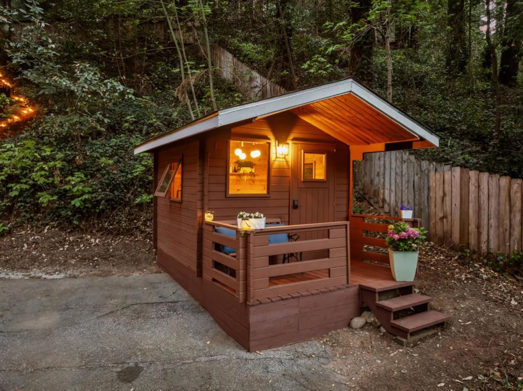 https://media.crmls.org/mediaz/0271a2ef-1f6c-4f17-a4f8-d1bc7495f044.jpg?preset=X-Large
