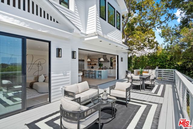 13048 Rose Avenue, Los Angeles CA: https://media.crmls.org/mediaz/0271a8d9-4cf1-4e92-800c-22e0d5fbbf8b.jpg