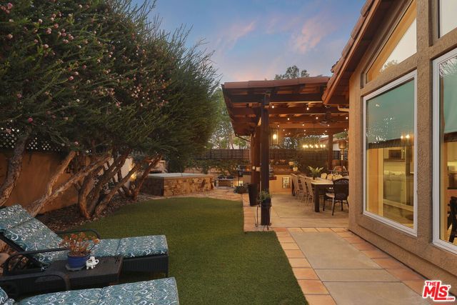 1786 Blossom Court, Thousand Oaks CA: https://media.crmls.org/mediaz/02721a7d-e8d4-45f5-98f3-87daddb3b102.jpg