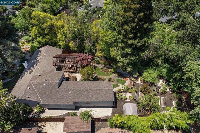 312 Soule Ave, Pleasant Hill CA: https://media.crmls.org/mediaz/027335bc-1700-4ea8-9deb-d00dedabb9b6.jpg