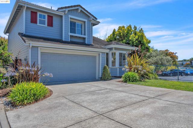 16 Bay Harbor Ct, Richmond CA: https://media.crmls.org/mediaz/027354a2-6704-4412-a04c-4ea862bc268b.jpg