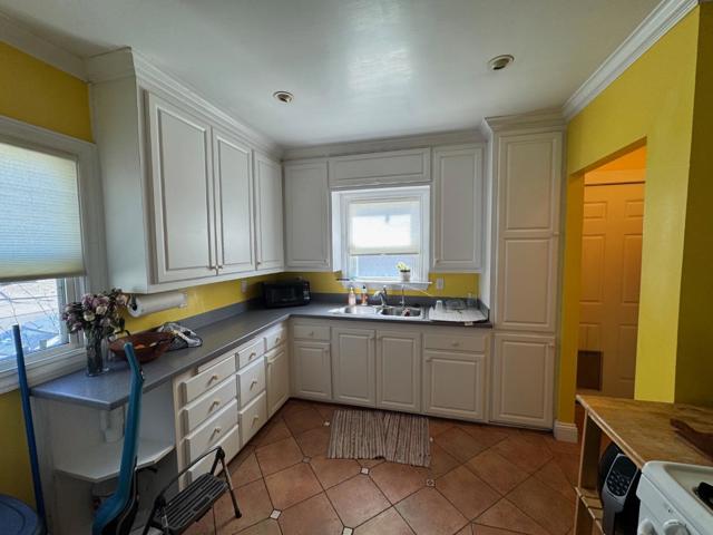 10181020 Bancroft Way, Berkeley CA: https://media.crmls.org/mediaz/02736e1e-e643-4b07-bd15-1228111794c0.jpg