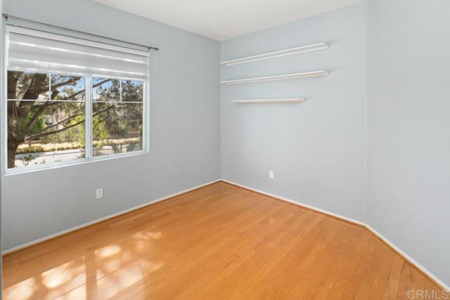 4104 Via Candidiz, San Diego CA: https://media.crmls.org/mediaz/02737a67-4982-408d-8eef-49aac448f729.jpg