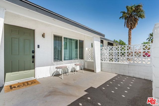 1808 E Francis Drive, Palm Springs CA: https://media.crmls.org/mediaz/02742488-ad8b-433a-b7d8-7c2467cc2d54.jpg
