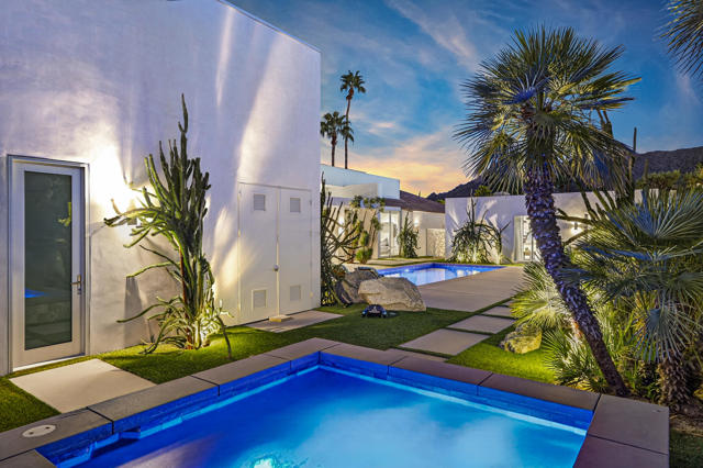 49120 Sunrose Lane, Palm Desert CA: https://media.crmls.org/mediaz/027452c4-c40f-4708-9fd4-194be2c809f3.jpg