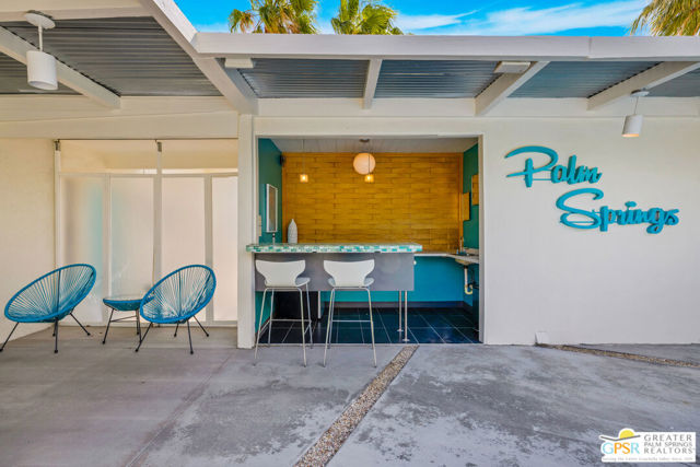 1841 N Berne Drive, Palm Springs CA: https://media.crmls.org/mediaz/02751fcc-22fc-4bd5-84d5-1f8f9824a1cf.jpg