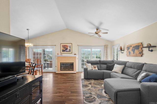 Detail Gallery Image 2 of 29 For 1213 Bitterbush Ln, El Cajon,  CA 92019 - 3 Beds | 2 Baths