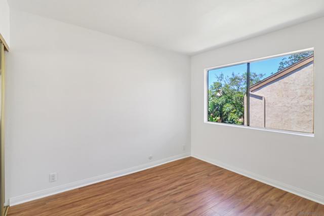8312 Via Sonoma, La Jolla CA: https://media.crmls.org/mediaz/0275d4fc-9767-4b0f-9bc1-073f33effb4f.jpg