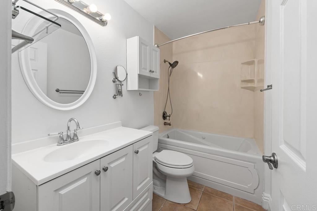 2850 Reynard Way - photo 18