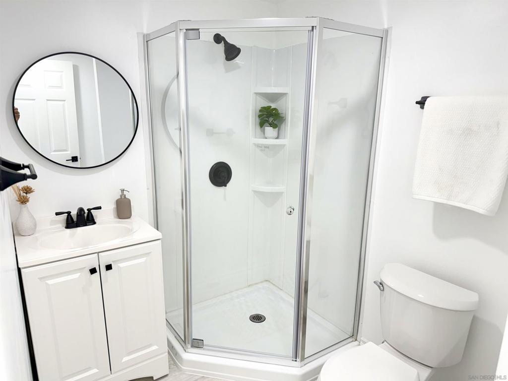 MLS #250033080SD img 22