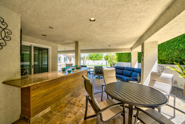 39060 Kilimanjaro Court, Palm Desert CA: https://media.crmls.org/mediaz/027719a8-51f8-44de-ac6f-0ee0a6ff2262.jpg
