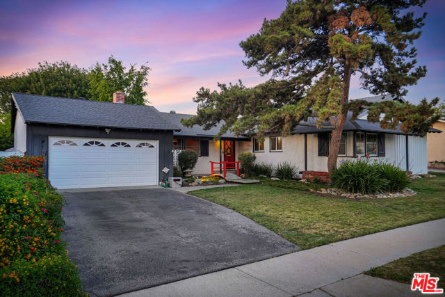 15241 Septo Street, Mission Hills (San Fernando) CA: https://media.crmls.org/mediaz/027731e2-dc4c-4c94-9253-5e2e4be9cd0d.jpg