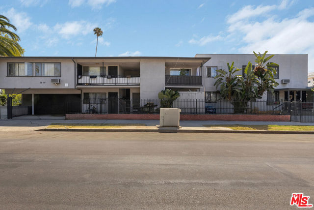 1014 N El Centro Avenue