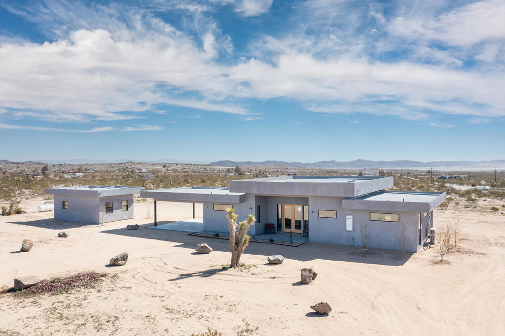 3275 Stonehill Avenue, Joshua Tree, CA 92252