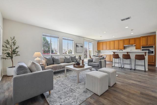4276 Bay Crest Circle, Seaside CA: https://media.crmls.org/mediaz/0277a589-49e2-4538-992c-b0dc6d326968.jpg